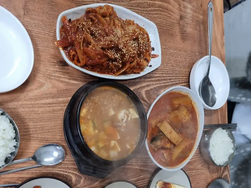 두루치기, 해물된장찌개, 밥의 완벽한 조화