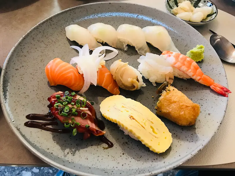 신선한 모듬초밥