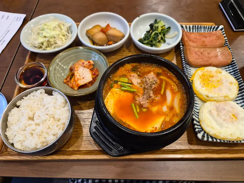 김치찌개 스팸계란 정식