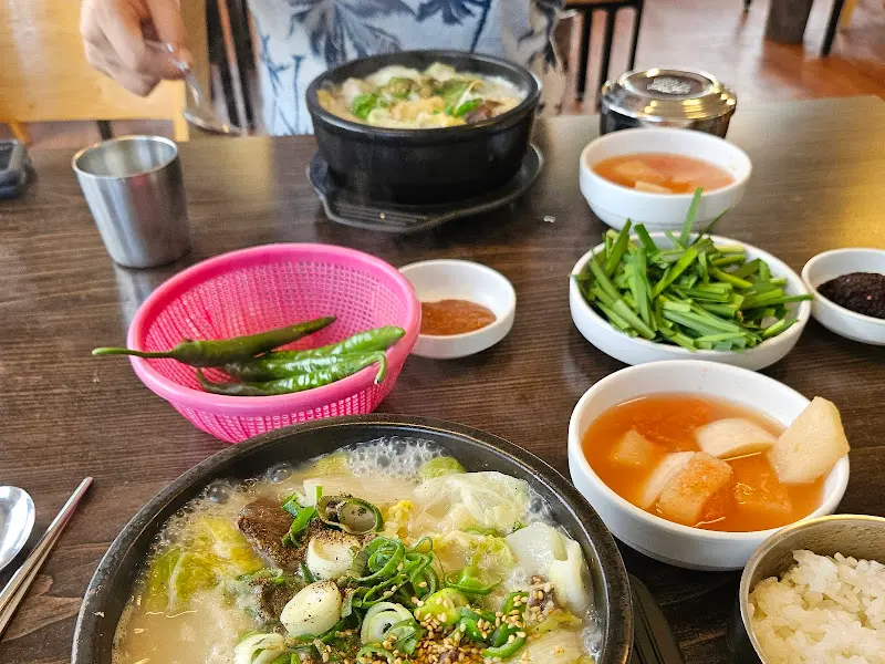 해장국 한 상 차림