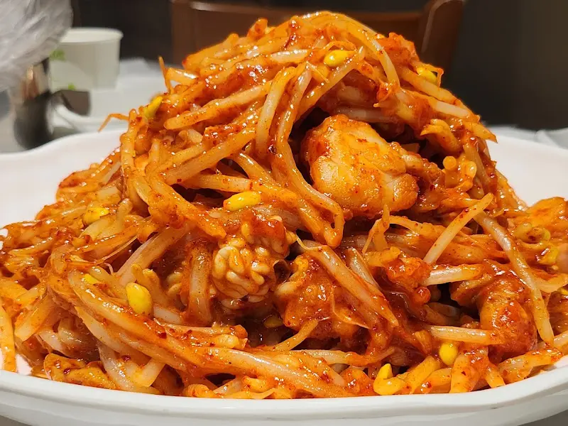 신선한 해산물이 듬뿍 들어간 섞어찜