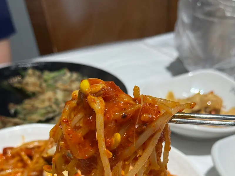 젓가락을 멈출 수 없는 맛