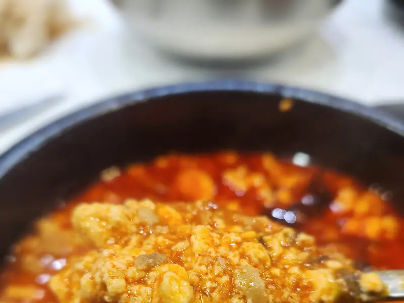 막국수와 수육 한 상 차림