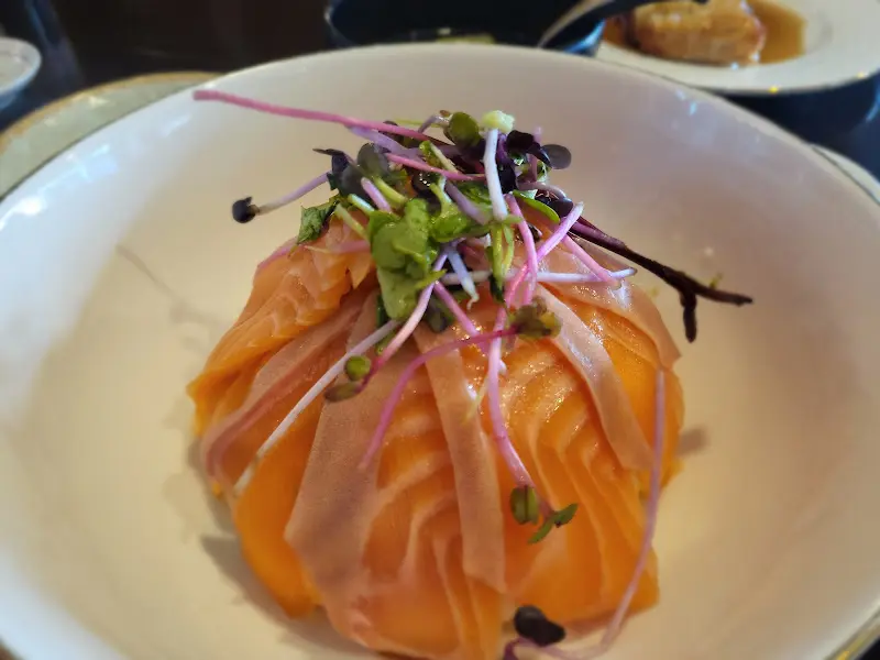 싱싱한 연어의 향연