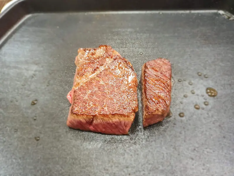 잘 익은 한우 한 점