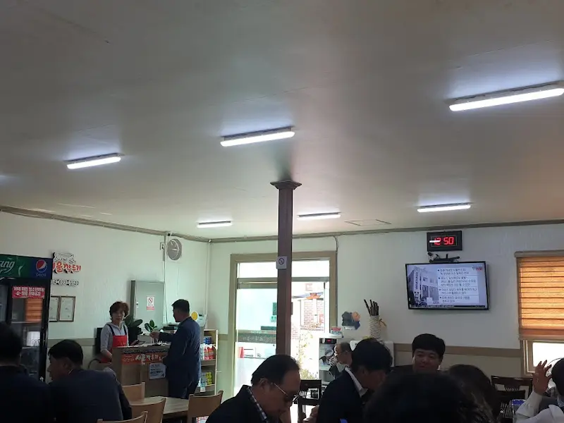 식당 내부 전경