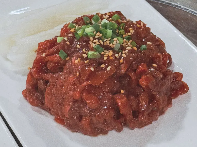 보기만 해도 군침이 도는 말고기 육회