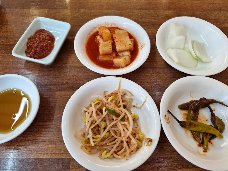 송호상의령소바 밑반찬