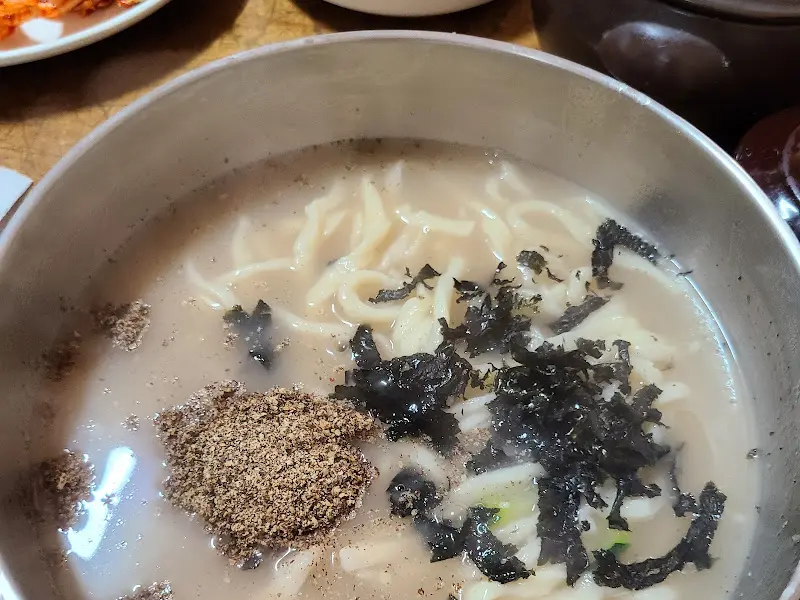 들깨칼국수 근접샷