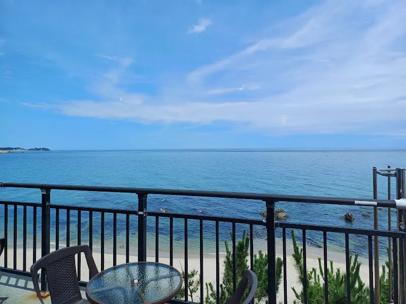 2층에서 바라본 바다