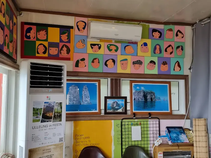 카페 내부 인테리어