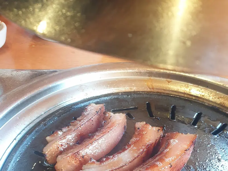 삼겹살 굽는 모습