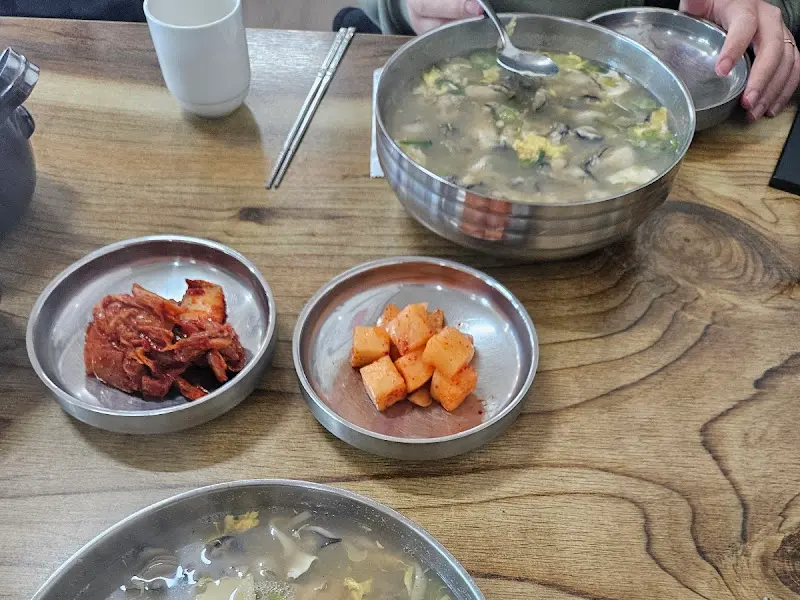 굴칼국수와 김치