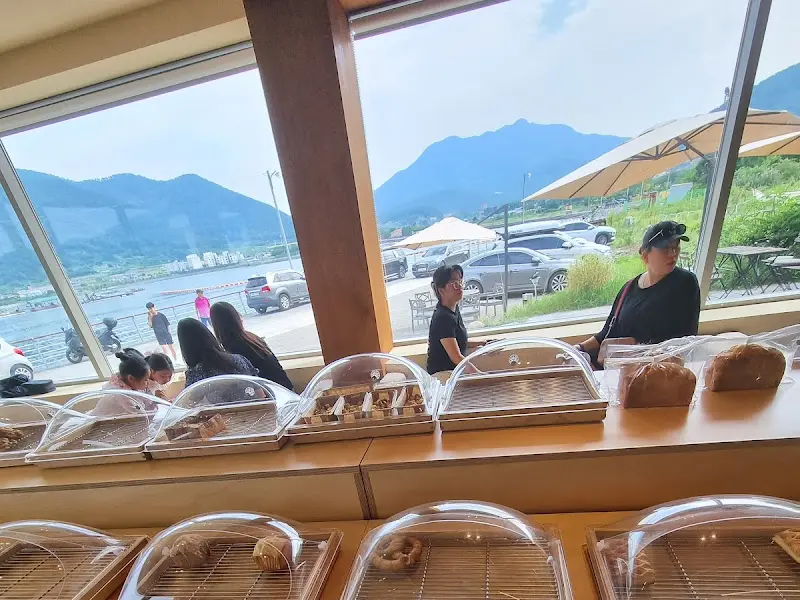 베이커리 진열대