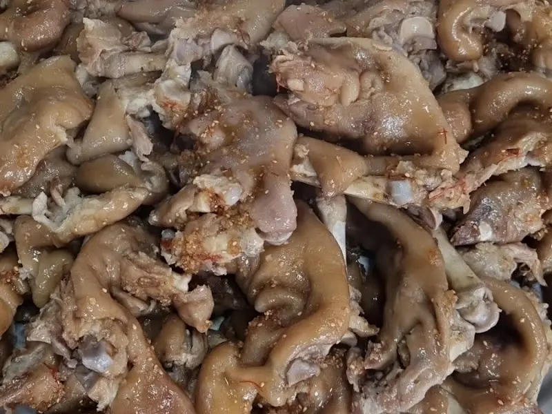 양념이 발린 족발