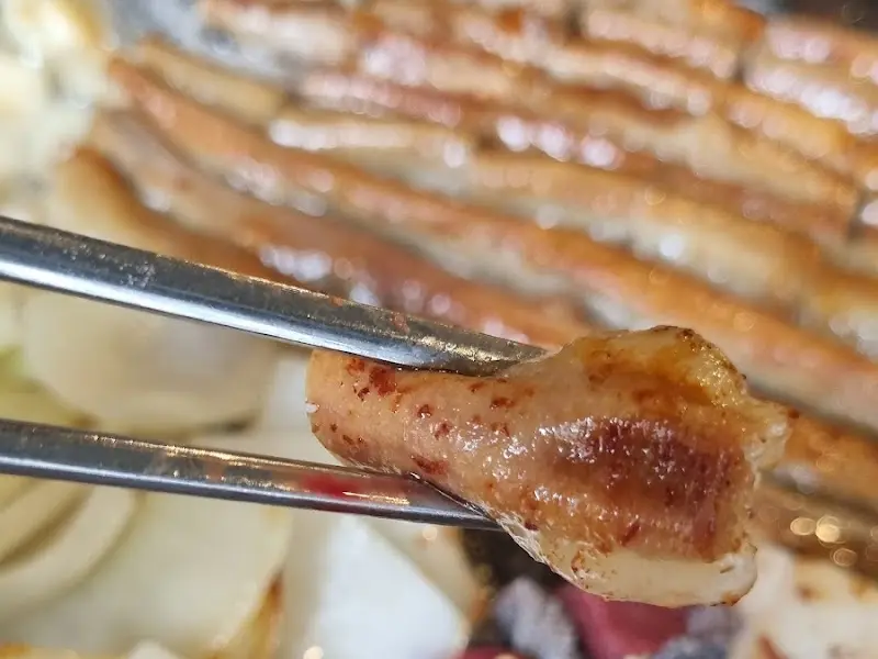 노릇하게 구워진 곱창