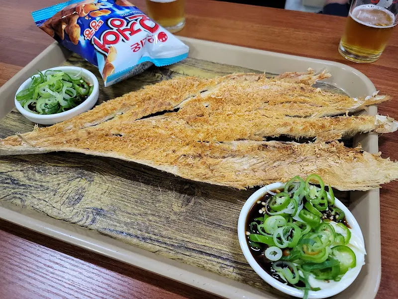 황태구이와 과자