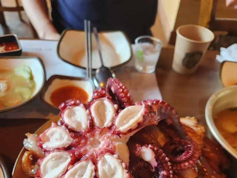 대왕꽃문어족발 전체 상차림