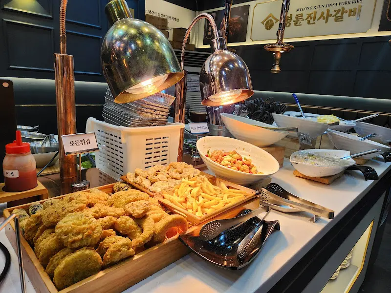 푸짐한 튀김 코너