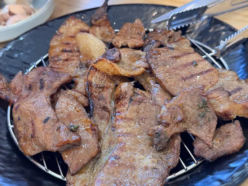 숯불고기의 클로즈업 샷