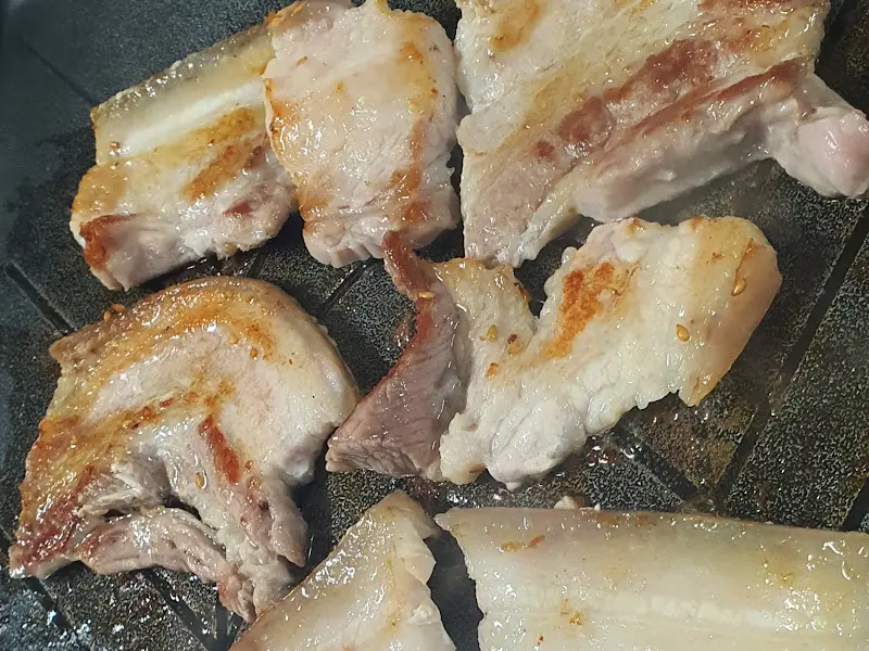 구워지는 삼겹살