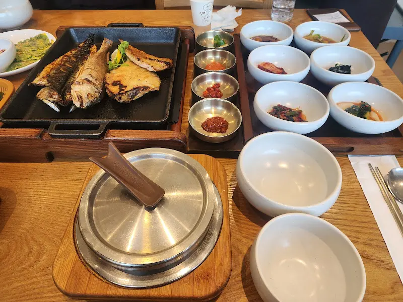 푸짐한 생선구이 한 상