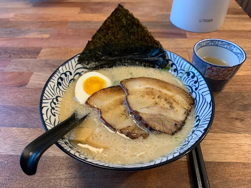 유라유라 내부 인테리어