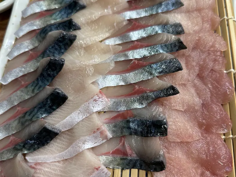 윤기가 흐르는 고등어회