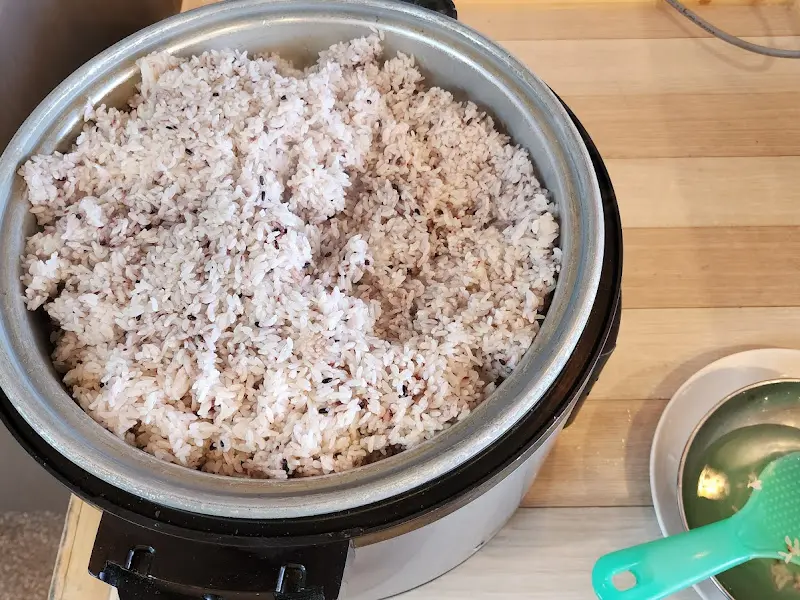 윤기 자르르 흑미밥