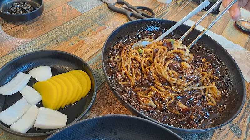 짜장면과 단무지, 양파