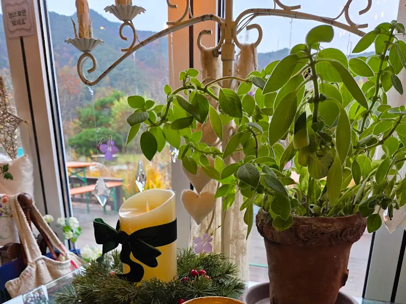 카페 내부 장식