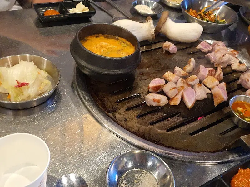 불판 위의 고기