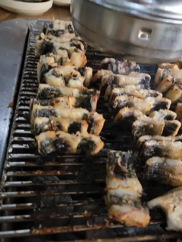 노릇노릇하게 구워진 장어