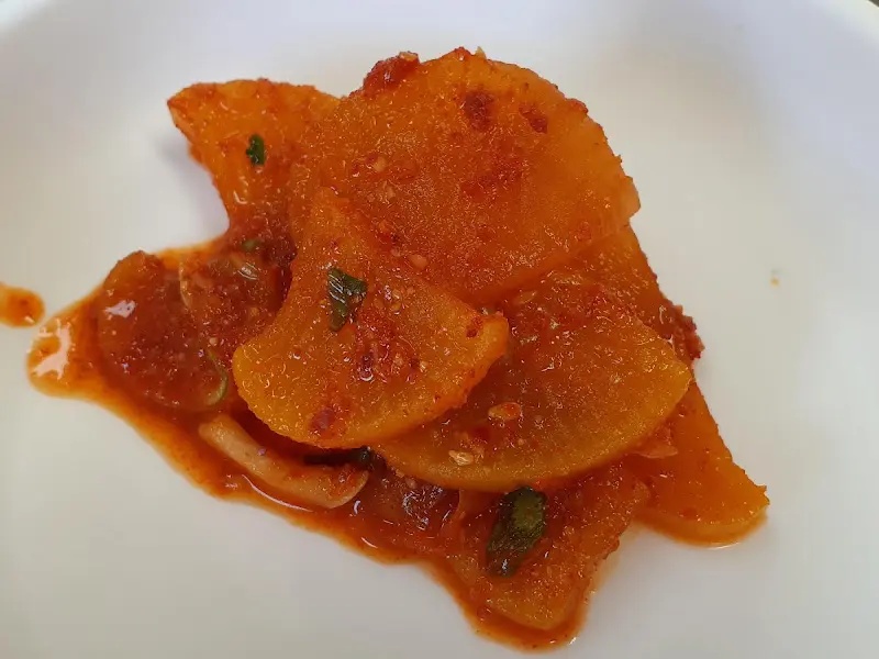 매콤달콤한 맛이 일품인 무생채