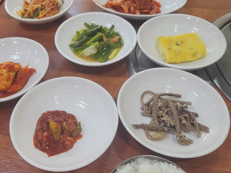 다양한 종류의 반찬 클로즈업