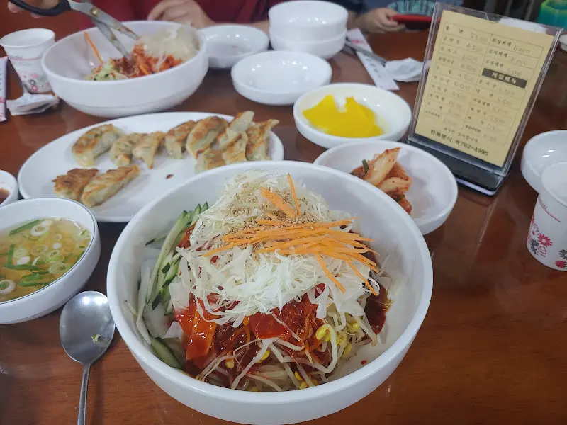 만복분식 테이블 세팅