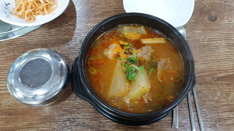 정갈한 추어탕 한 그릇