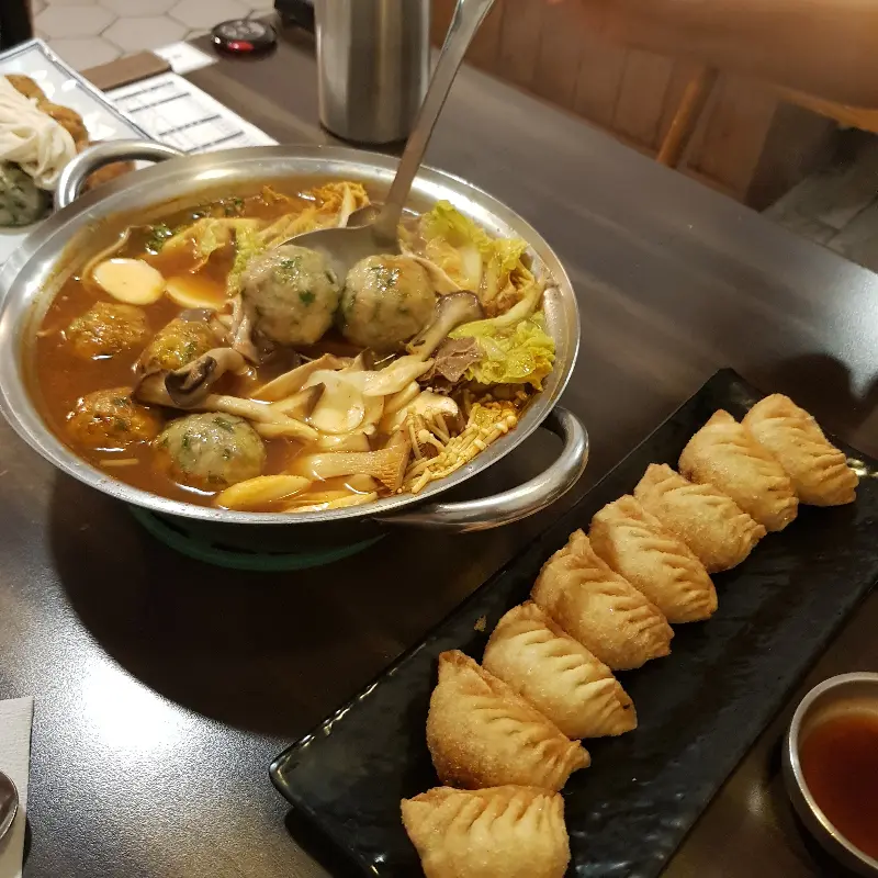 군만두와 만두전골