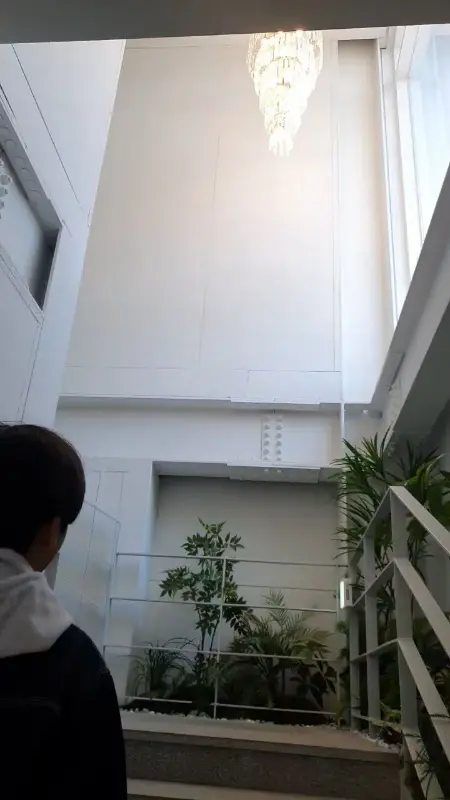 카페 내부 계단