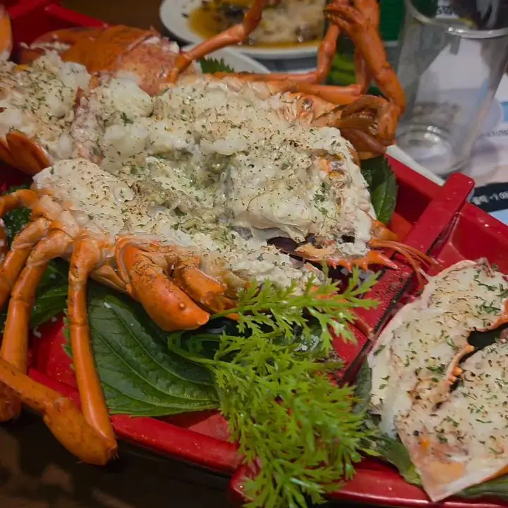 푸짐한 랍스터 찜