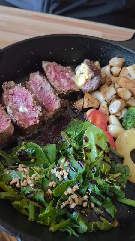 스테이크와 가니쉬