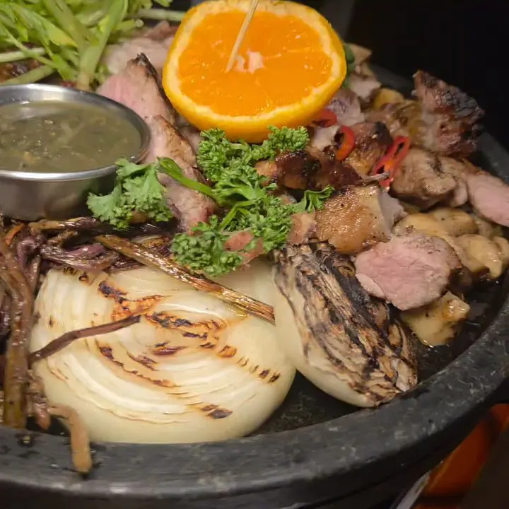 잘 구워진 한돈 구이