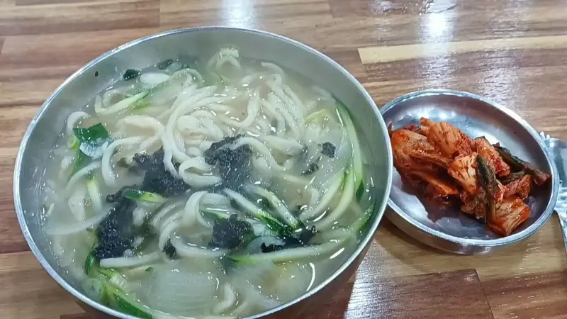 홍두깨손칼국수 칼제비
