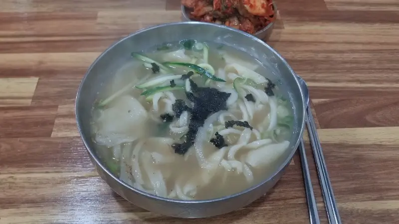 홍두깨손칼국수
