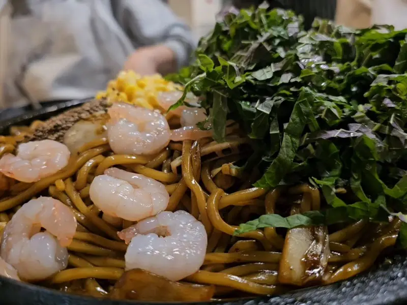 푸짐한 깻잎돌짜장