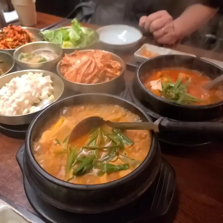 칼칼하고 시원한 김치찌개