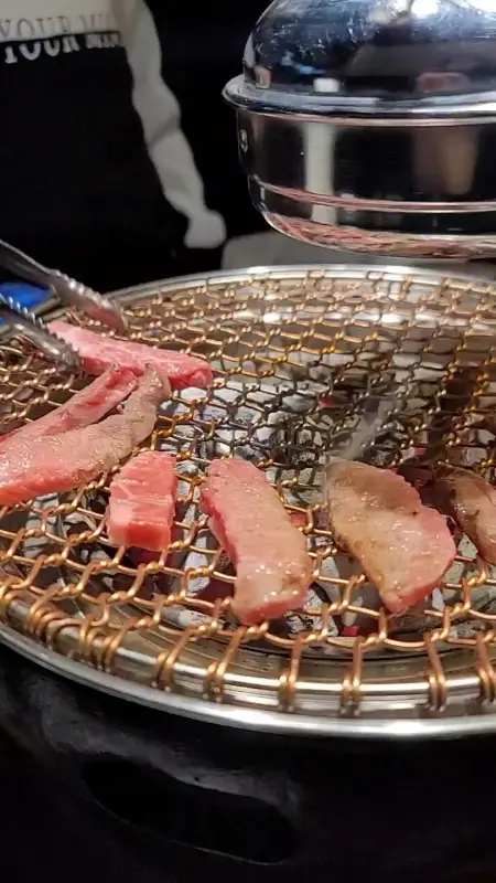 소고기 굽는 영상