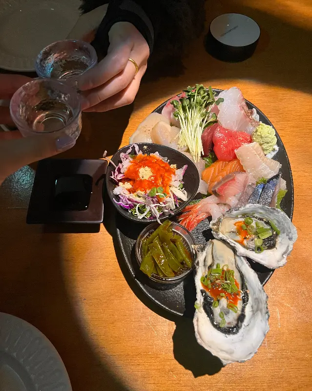 다채로운 숙성 모둠회 한 상 차림