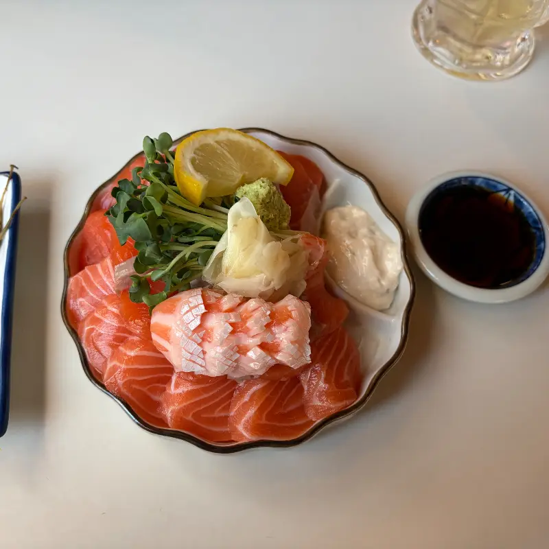 신선함이 느껴지는 육사시미