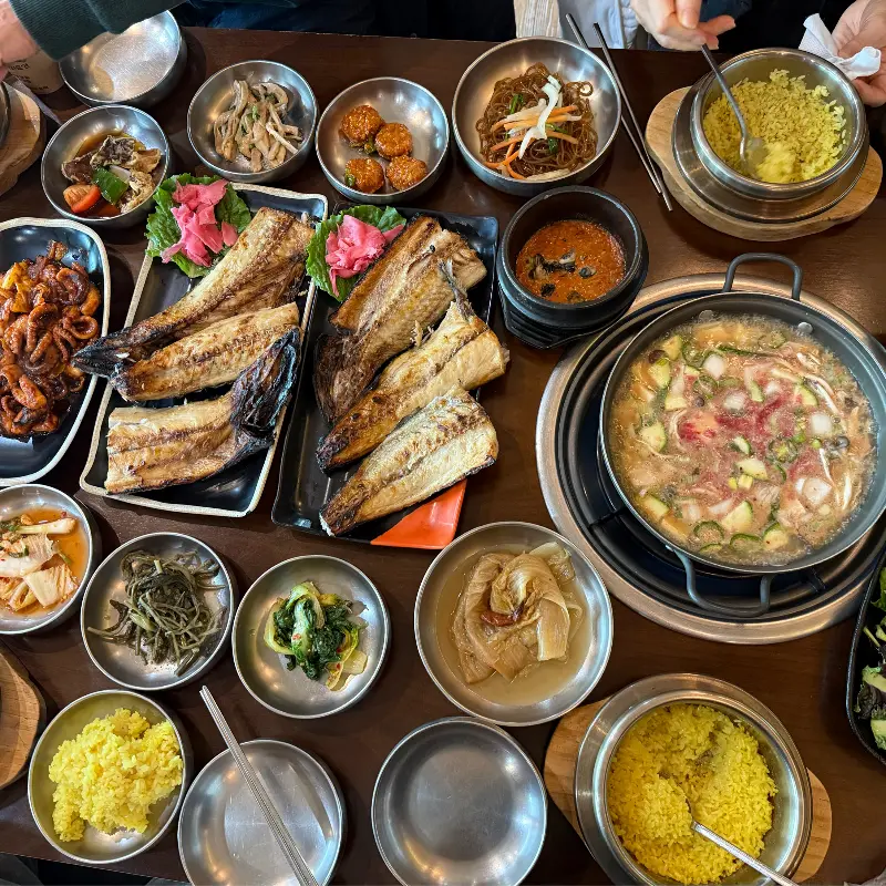 고구려식당의 푸짐한 한 상 차림